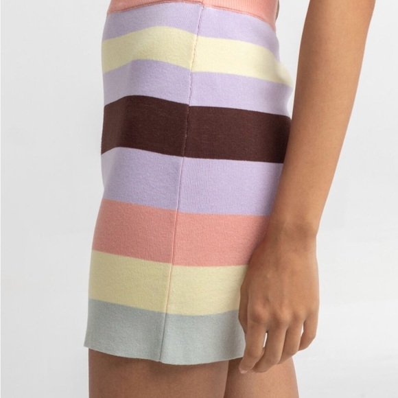 ❤️2/$15 or 3/$21❤️ Full Tilt Striped Light Knit Skirt, Size Extra Large - Picture 2 of 9